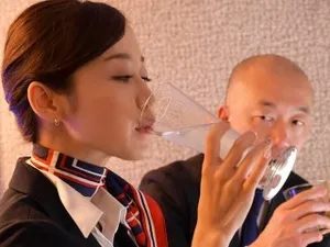 Má tái hôn và bố dượng lại là thầy giáo cũ tôi từng yêu