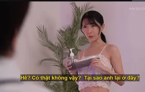 Gặp ca sĩ trên đường thanh niên dùng tiền để được xem vú
